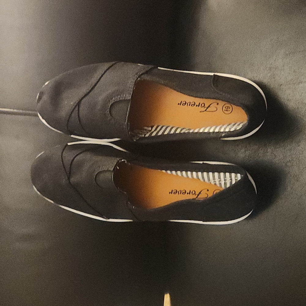 Forever - Murphy 23 Style -Flat Slip On Shoes - Black - Womens Size 6.5